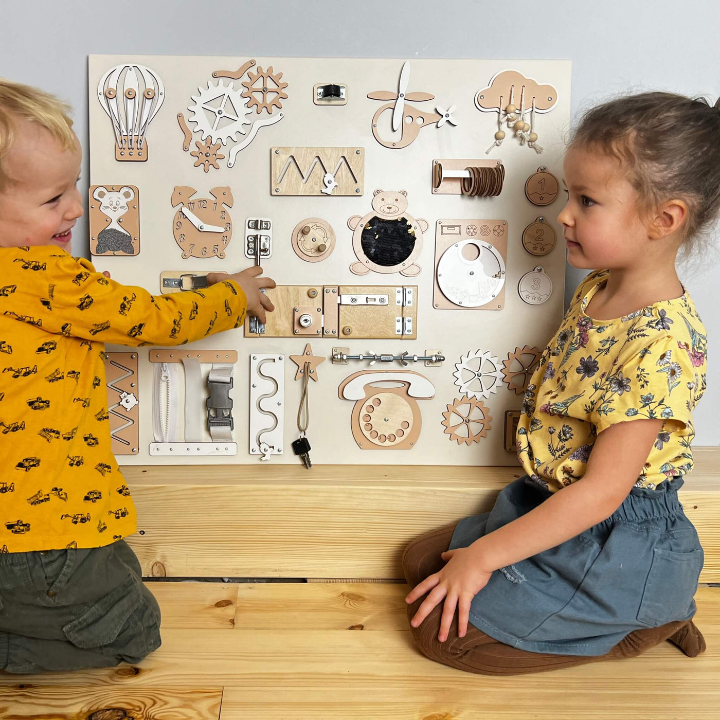Montessori busy board for toddlers Busybunnytoys — free download